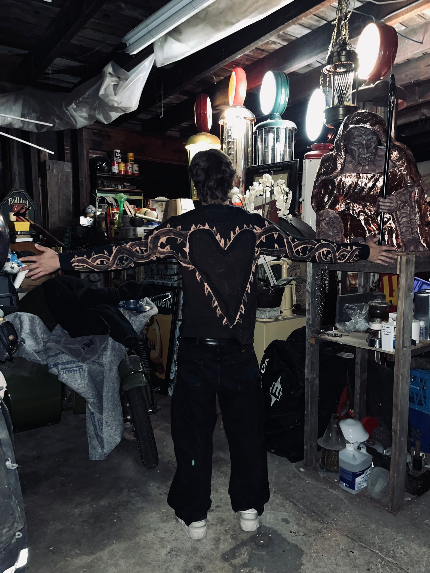 THORNED HEARTS LONG SLEEVE