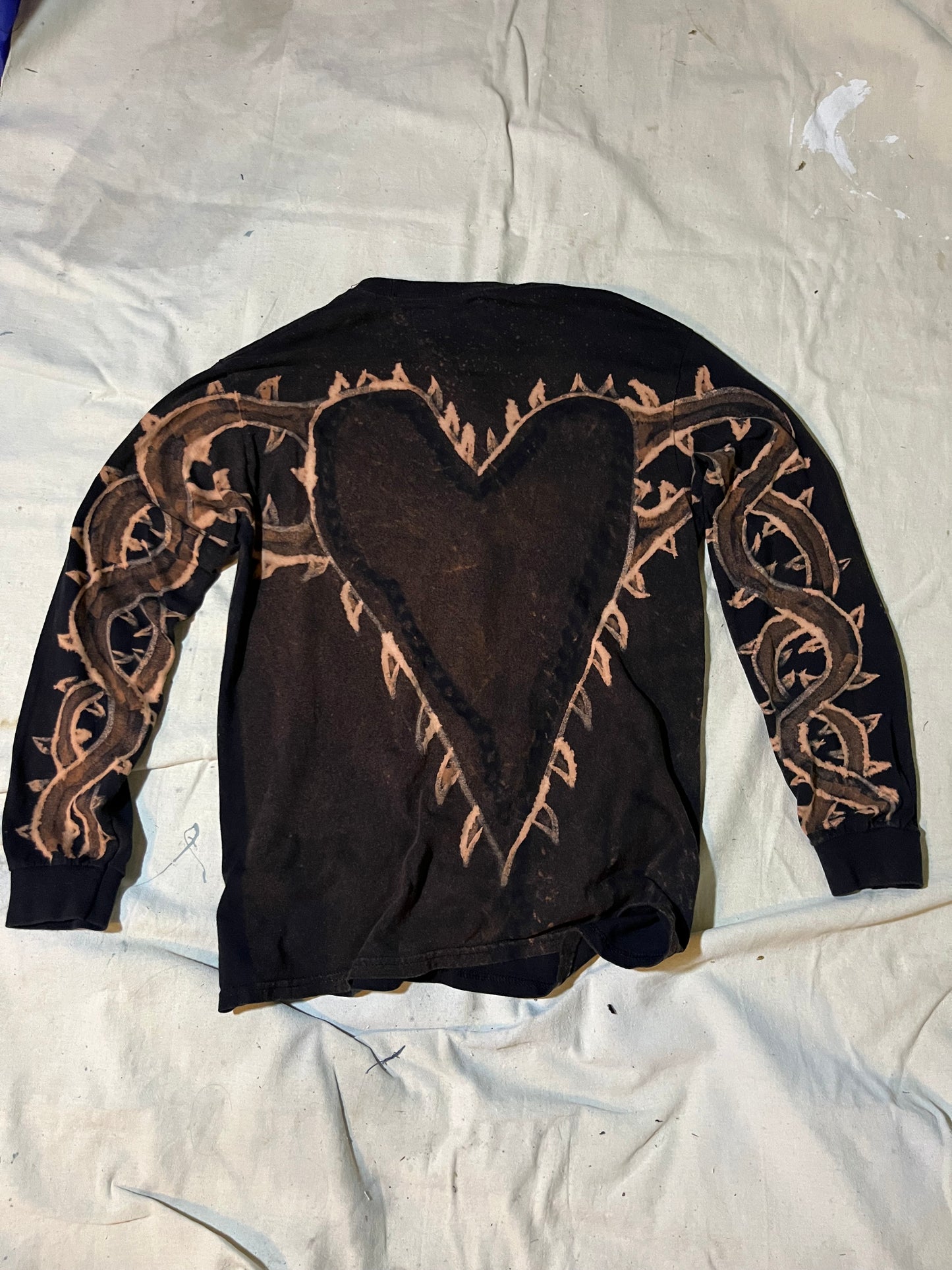 THORNED HEARTS LONG SLEEVE